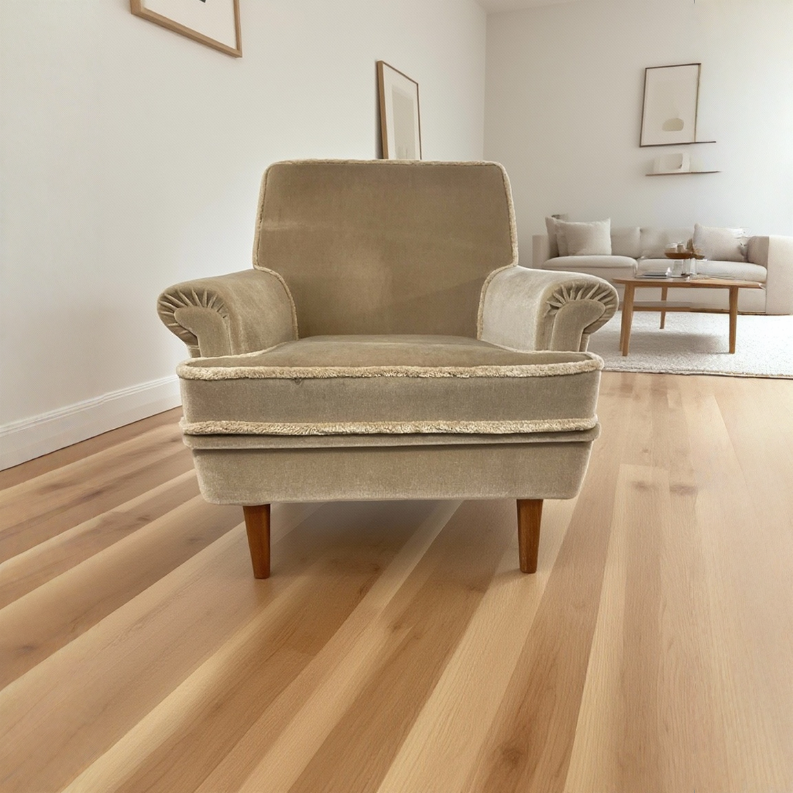 Elegant beige fåtölj i klassisk design